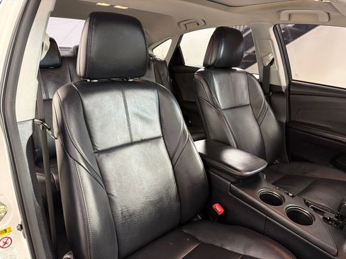 Used 2013 Toyota Avalon XLE Touring FWD image 23