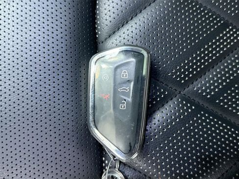 Used 2024 Volkswagen Atlas SEL Premium R-Line AWD/4WD image 33