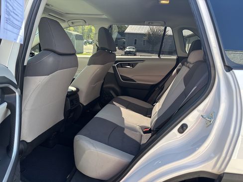 Used 2019 Toyota RAV4 XLE w/ All Weather Liner Package AWD/4WD image 14