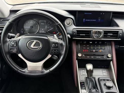 Used 2018 Lexus IS 300 image 14