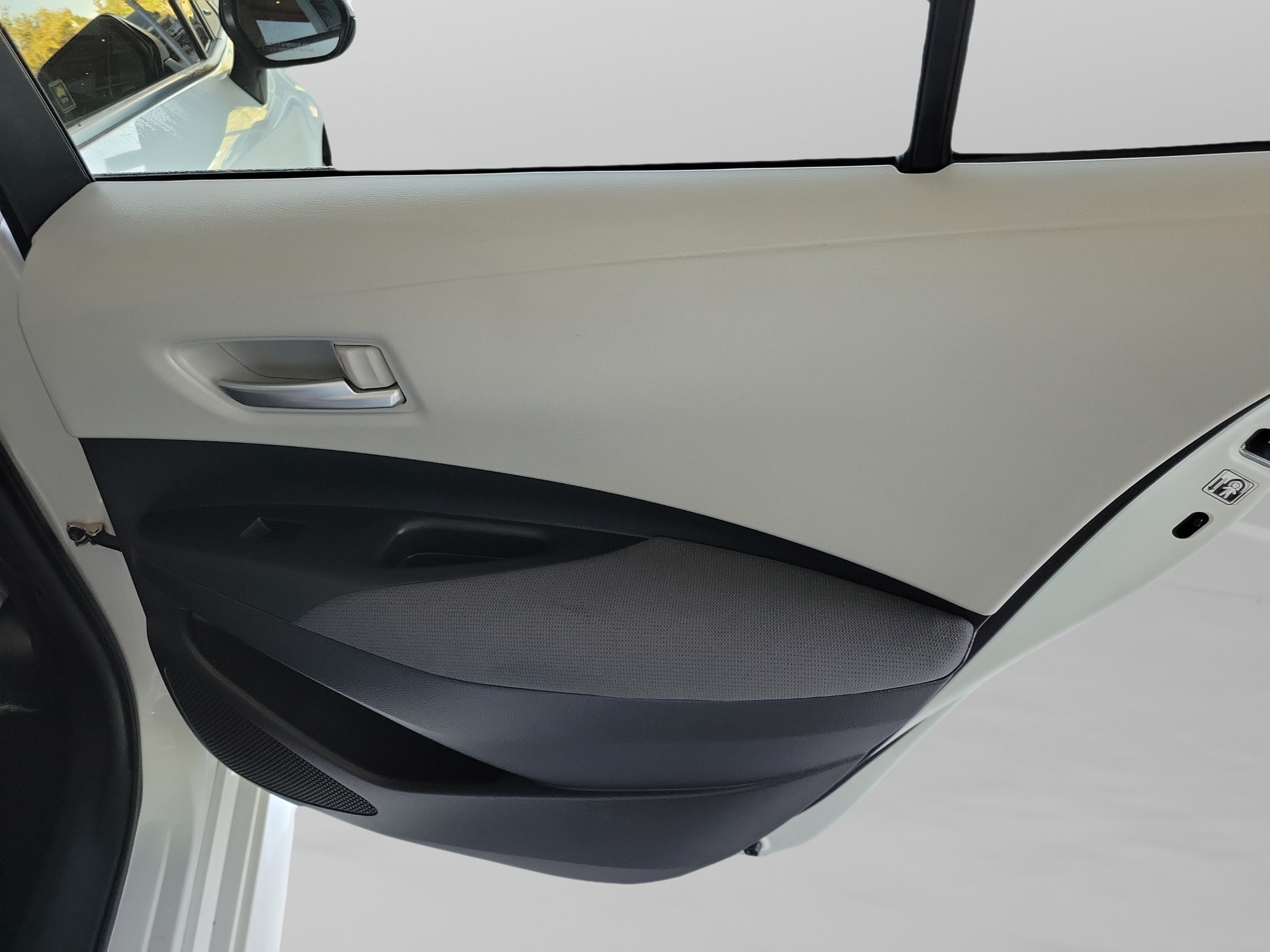 Used 2020 Toyota Corolla LE FWD image 21