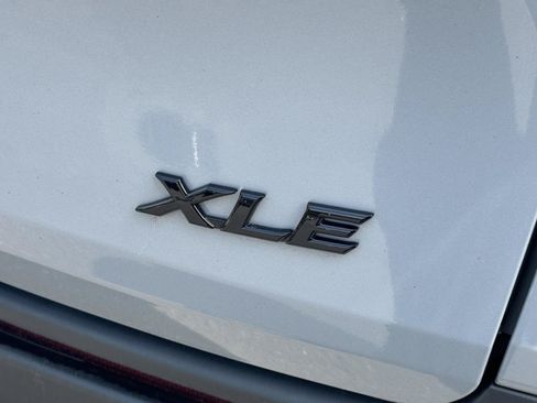 Used 2025 Toyota Sienna XLE Woodland Edition AWD/4WD image 10