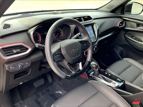 Used 2021 Chevrolet TrailBlazer RS w/ Technology Package image 15