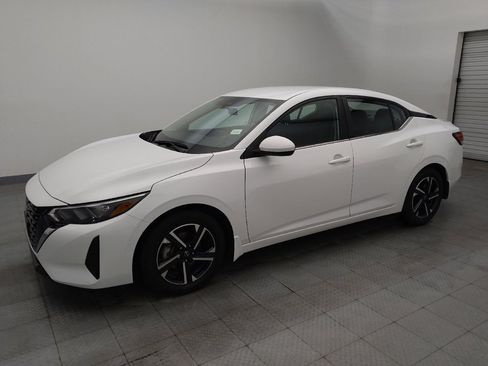Used 2024 Nissan Sentra SV image 2