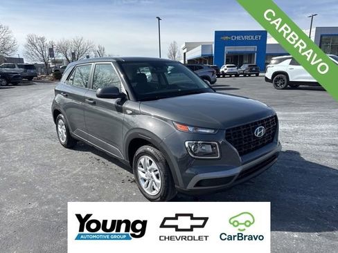 Used 2025 Hyundai Venue SE FWD image 1