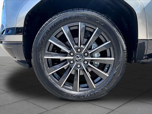 Used 2024 Lexus GX 550 w/ Cold Area Package AWD/4WD image 10