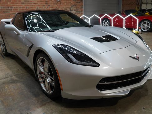Used 2015 Chevrolet Corvette Stingray Coupe w/ Battery Protection Package RWD image 23