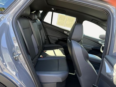 Certified 2023 Volkswagen ID.4 Pro S AWD/4WD image 18