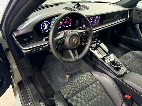 Certified 2026 Porsche 911 Carrera RWD image 4