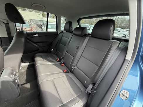 Used 2017 Volkswagen Tiguan S image 18