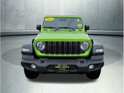 Used 2025 Jeep Wrangler Unlimited Sport AWD/4WD image 11