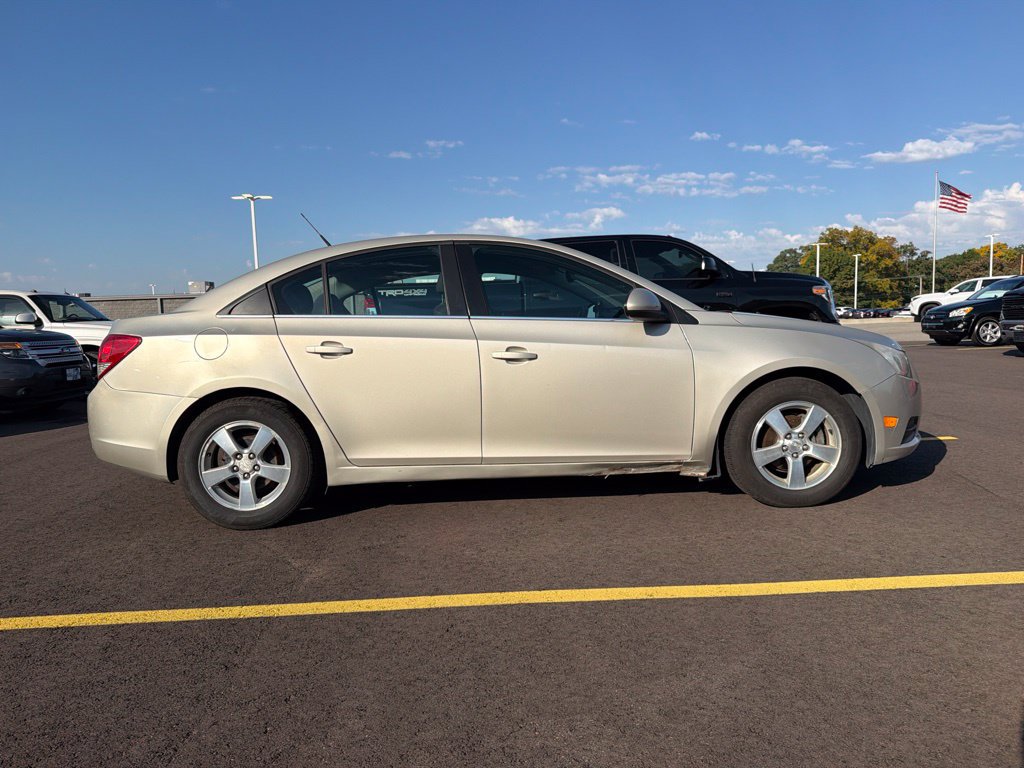 Used 2014 Chevrolet Cruze LT FWD image 3