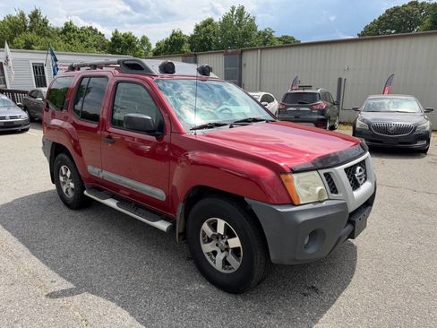 Used 2011 Nissan Xterra PRO-4X w/ Pro-4x Leather Pkg AWD/4WD image 2