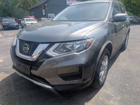 Used 2019 Nissan Rogue SV AWD/4WD image 1