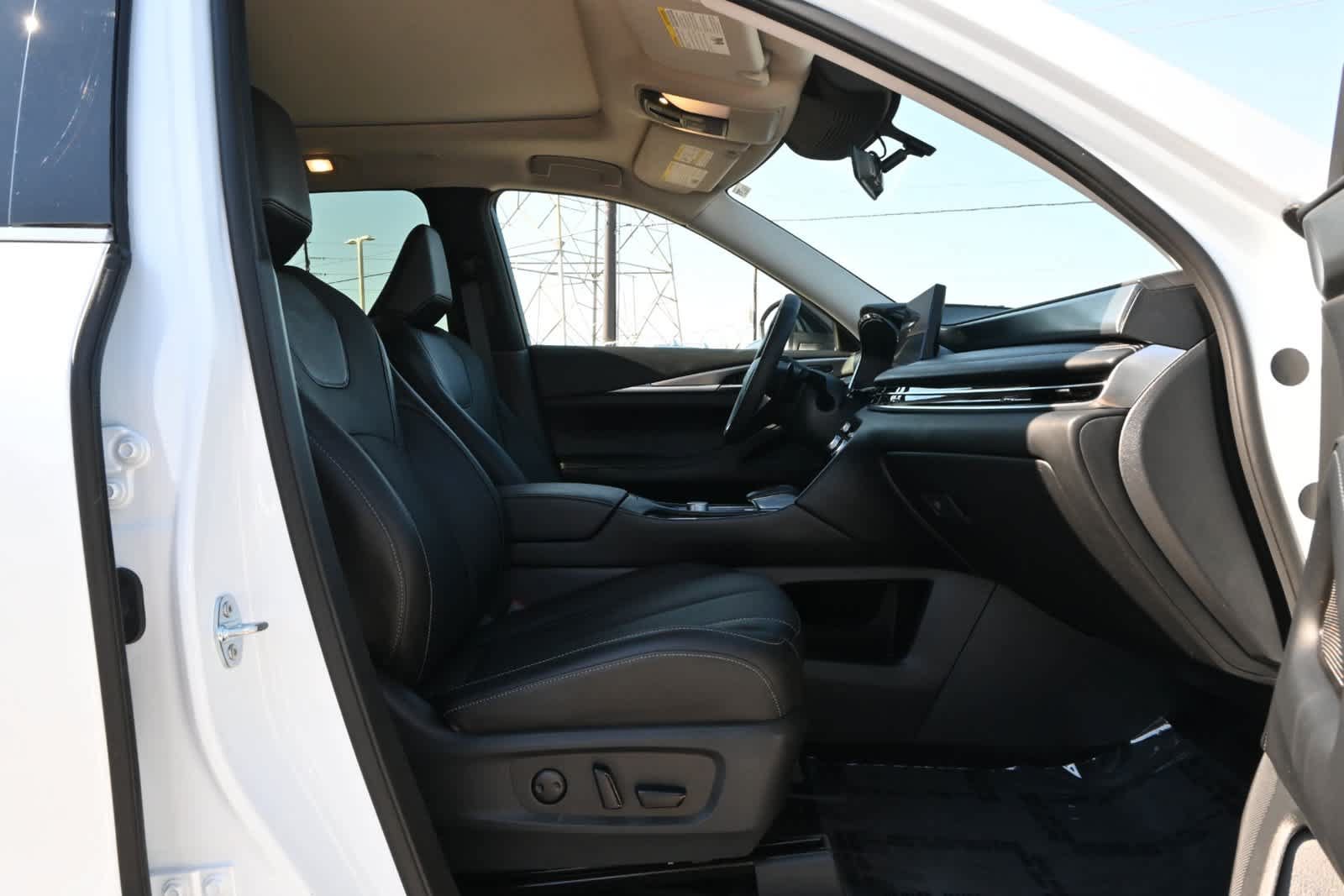 Certified 2027 INFINITI QX60 Pure w/ Cargo Package FWD image 23