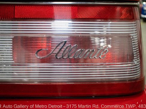 Used 1990 Cadillac Allante image 31