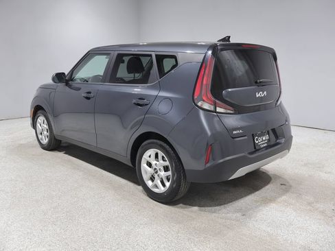 Used 2024 Kia Soul LX w/ Option Group 015 FWD image 4