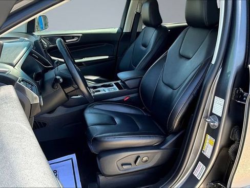 Used 2022 Ford Edge Titanium AWD/4WD image 21