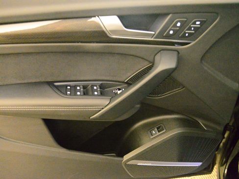 Certified 2022 Audi SQ5 Premium Plus image 9