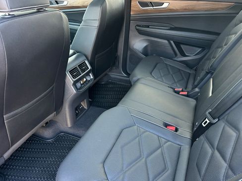 New 2026 Volkswagen Atlas SE FWD image 10