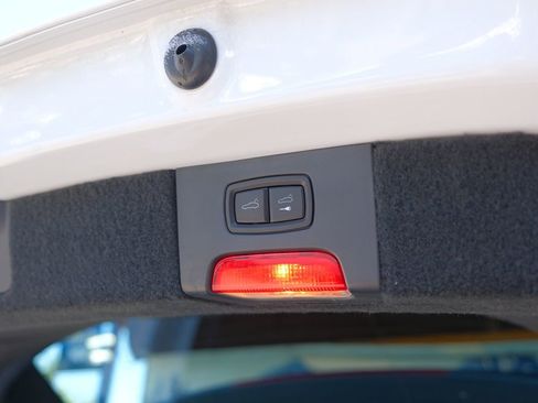 Used 2017 Porsche Cayenne S image 40