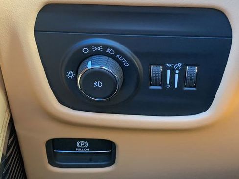 New 2025 Jeep Grand Cherokee Summit image 45