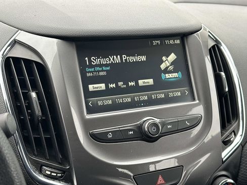 Used 2017 Chevrolet Cruze LT image 27