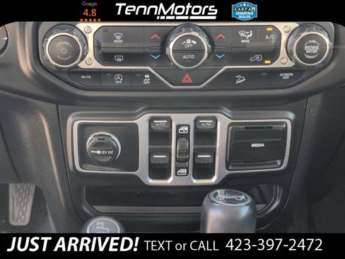 Used 2018 Jeep Wrangler Unlimited Sahara image 19