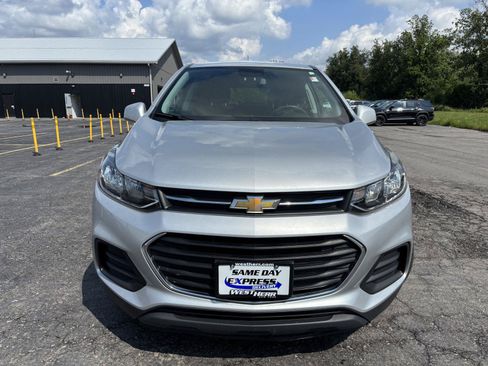 Used 2019 Chevrolet Trax LS w/ Tint and Cruise Package FWD image 2