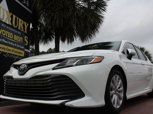 Used 2018 Toyota Camry L image 1