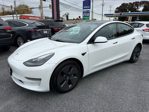 Used 2021 Tesla Model 3 Standard Range Plus image 22