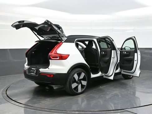 Used 2023 Volvo XC40 Recharge Ultimate w/ Protection Package Premier image 32