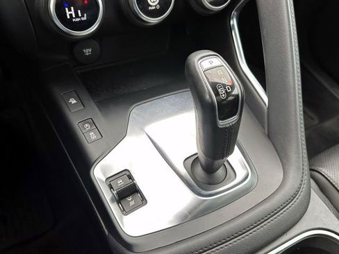 Used 2020 Jaguar E-PACE SE image 29