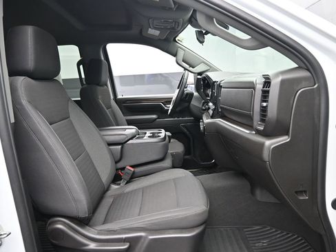 Used 2024 Chevrolet Silverado 2500 LT w/ Convenience Package image 31