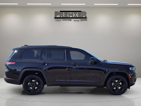 New 2025 Jeep Grand Cherokee L Altitude image 7