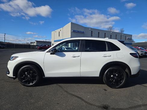 Certified 2025 Honda HR-V Sport image 8