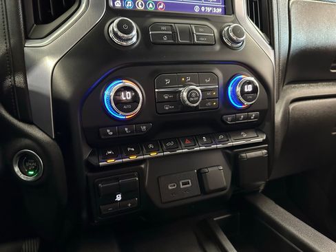 Used 2020 GMC Sierra 1500 SLT image 31