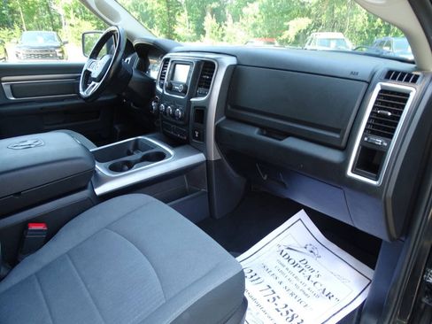 Used 2021 RAM 1500 4x4 Crew Cab Classic SLT w/ Luxury Group image 36
