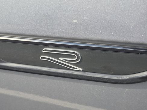 Used 2022 Volkswagen Atlas SEL R-Line image 35