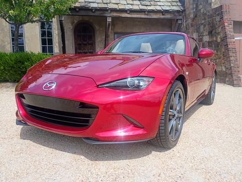 Used 2020 MAZDA MX-5 Miata RF Grand Touring RWD image 4