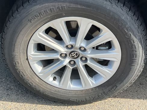 Certified 2025 Toyota Grand Highlander AWD image 17