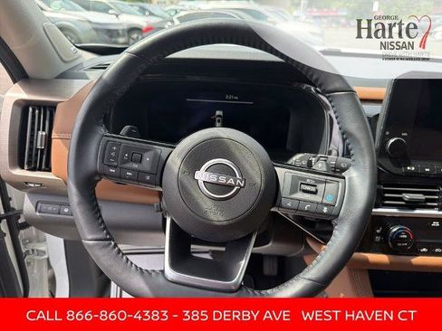 Certified 2023 Nissan Pathfinder Platinum AWD/4WD image 13
