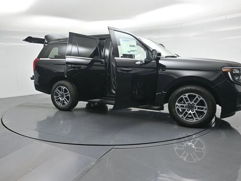 New 2025 Ford Expedition Active image 39