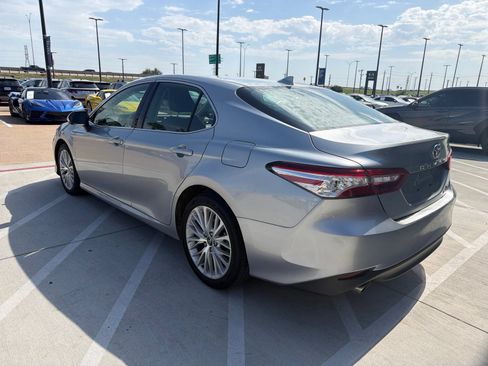 Used 2020 Toyota Camry XLE FWD image 7