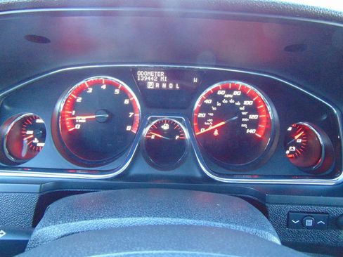 Used 2017 GMC Acadia Limited SLT image 32