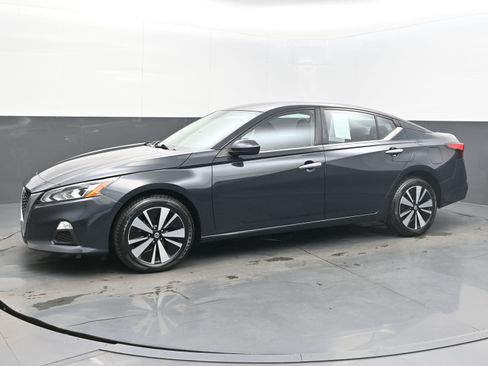 Used 2021 Nissan Altima 2.5 SV image 4
