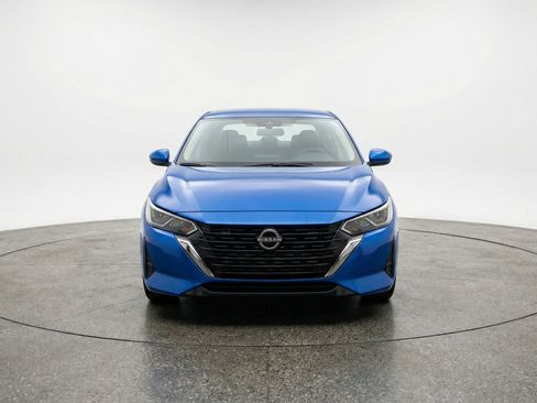 Used 2025 Nissan Sentra SV image 2