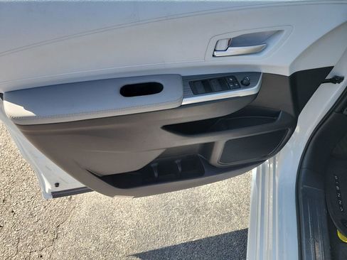 New 2026 Toyota Sienna XLE FWD image 18