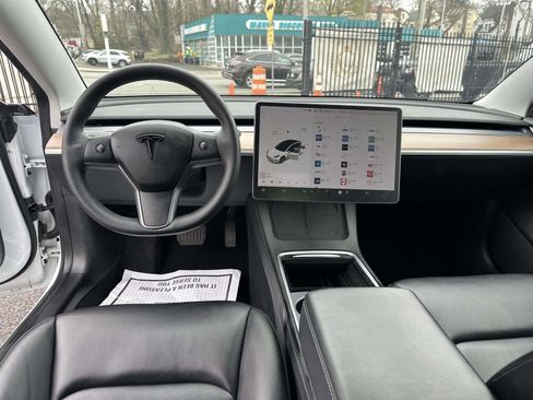 Used 2021 Tesla Model 3 Standard Range Plus RWD image 19