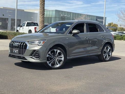 Used 2019 Audi Q3 2.0T Premium Plus w/ Premium Plus Package image 2